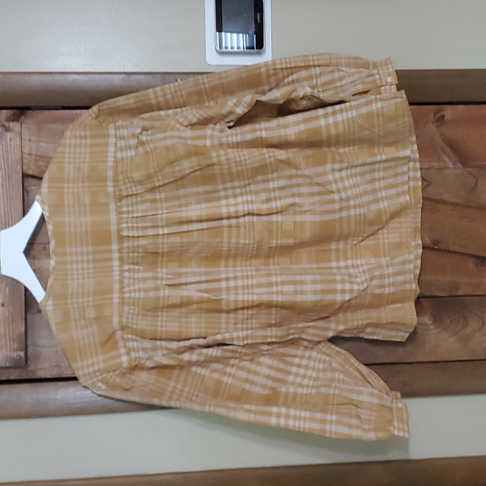 NWT Universal Thread Top - Picture 3 of 3